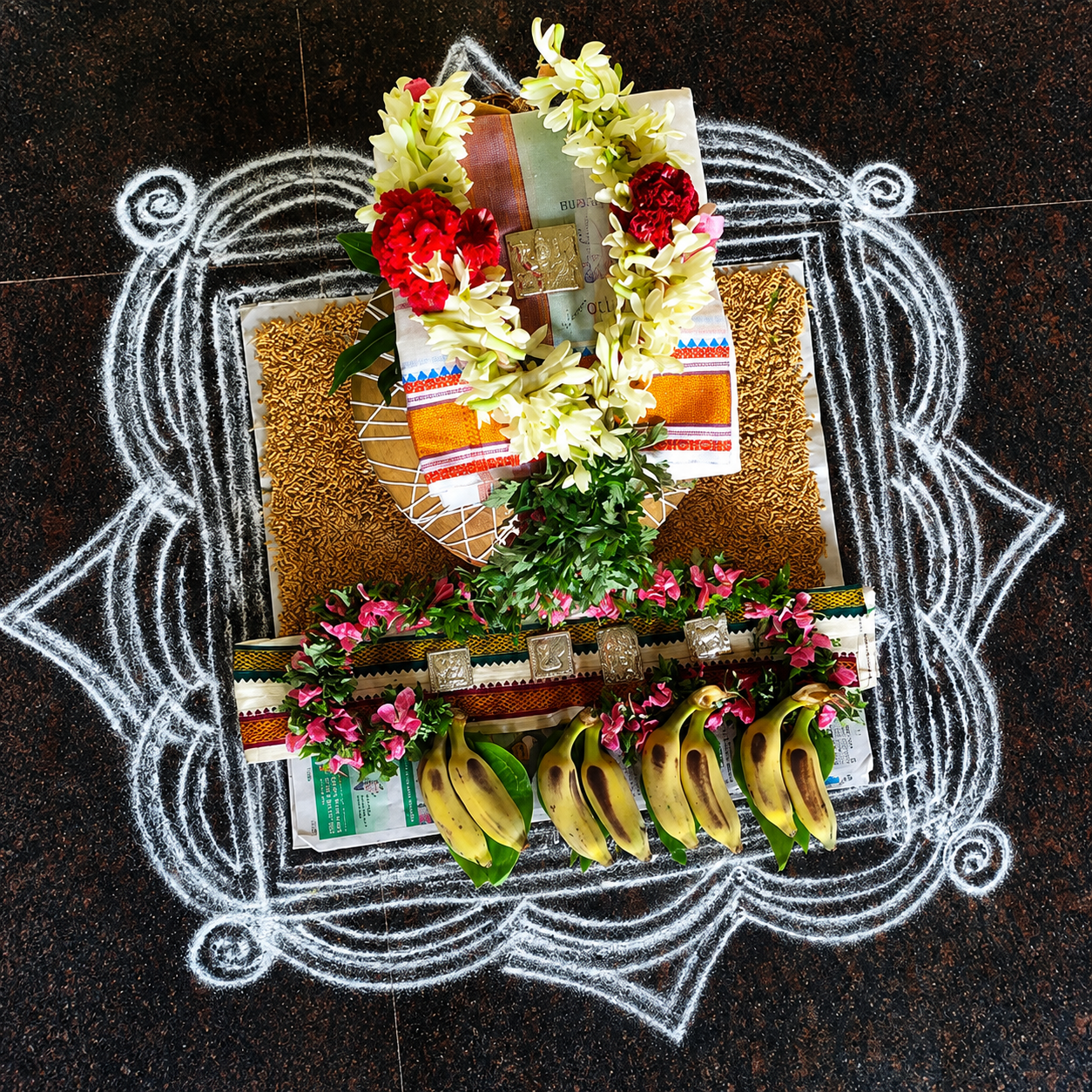 Priest performing Thila Homam at Rameswaram